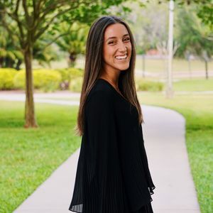 Meet your Posher, Yanisa